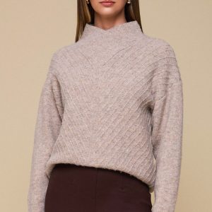 Blusa feminina de tricô gola alta transpassada